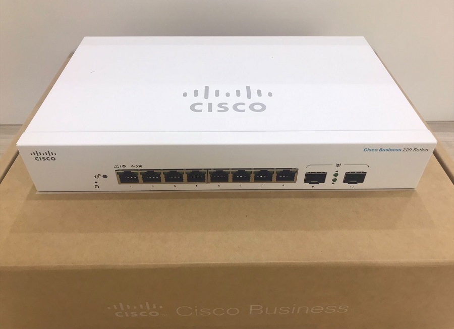 Thiết bị chuyển mạch Cisco CBS220 Smart 8-port GE, 2 Gigabit SFP - CBS220-8T-E-2G mặt trước