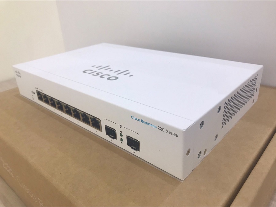 Thiết bị chuyển mạch Cisco CBS220 Smart 8-port GE, 2 Gigabit SFP - CBS220-8T-E-2G mặt nghiêng