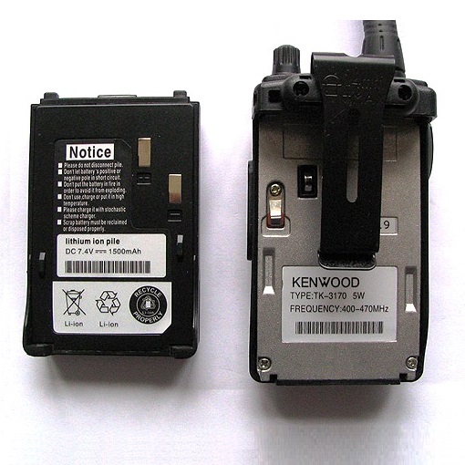 Kenwood TH 3170 được trang bị pin dung lượng 1900 mAh