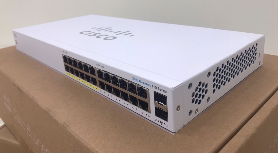 Cisco CBS110 Unmanaged 24-port GE, Partial PoE, 2x1G SFP Shared - CBS110-24PP-EU mặt nghiêng