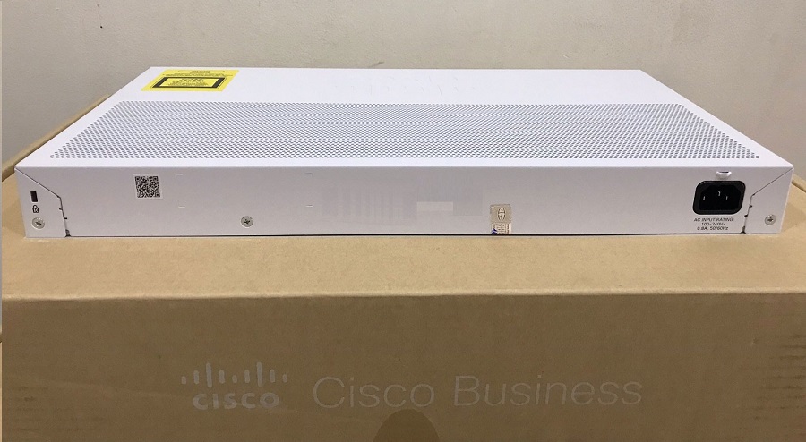 Mặt sau của Thiết bị switch Cisco CBS250-24T-4X-EU